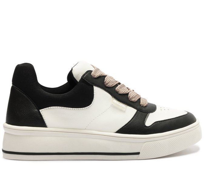 Tênis Branco E Preto Atacador Skater
